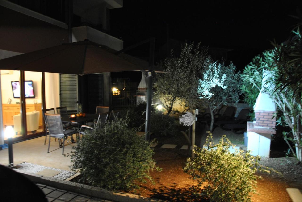 Apartment Relax Villa Salena Slatine Exterior foto